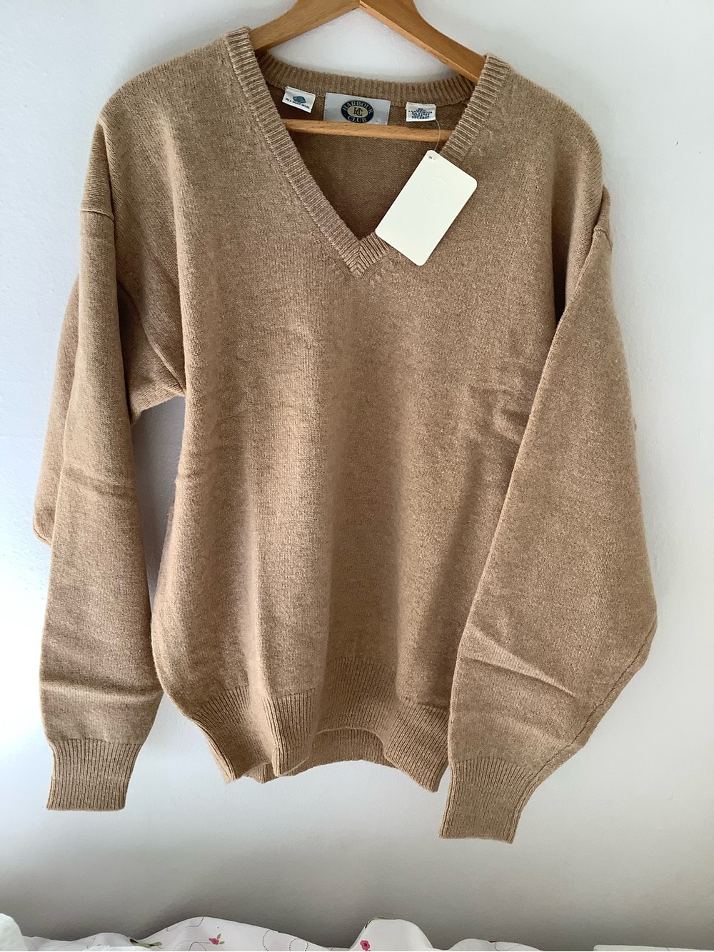 Vintage Classic V-Neck Men’s Sweater in Camel